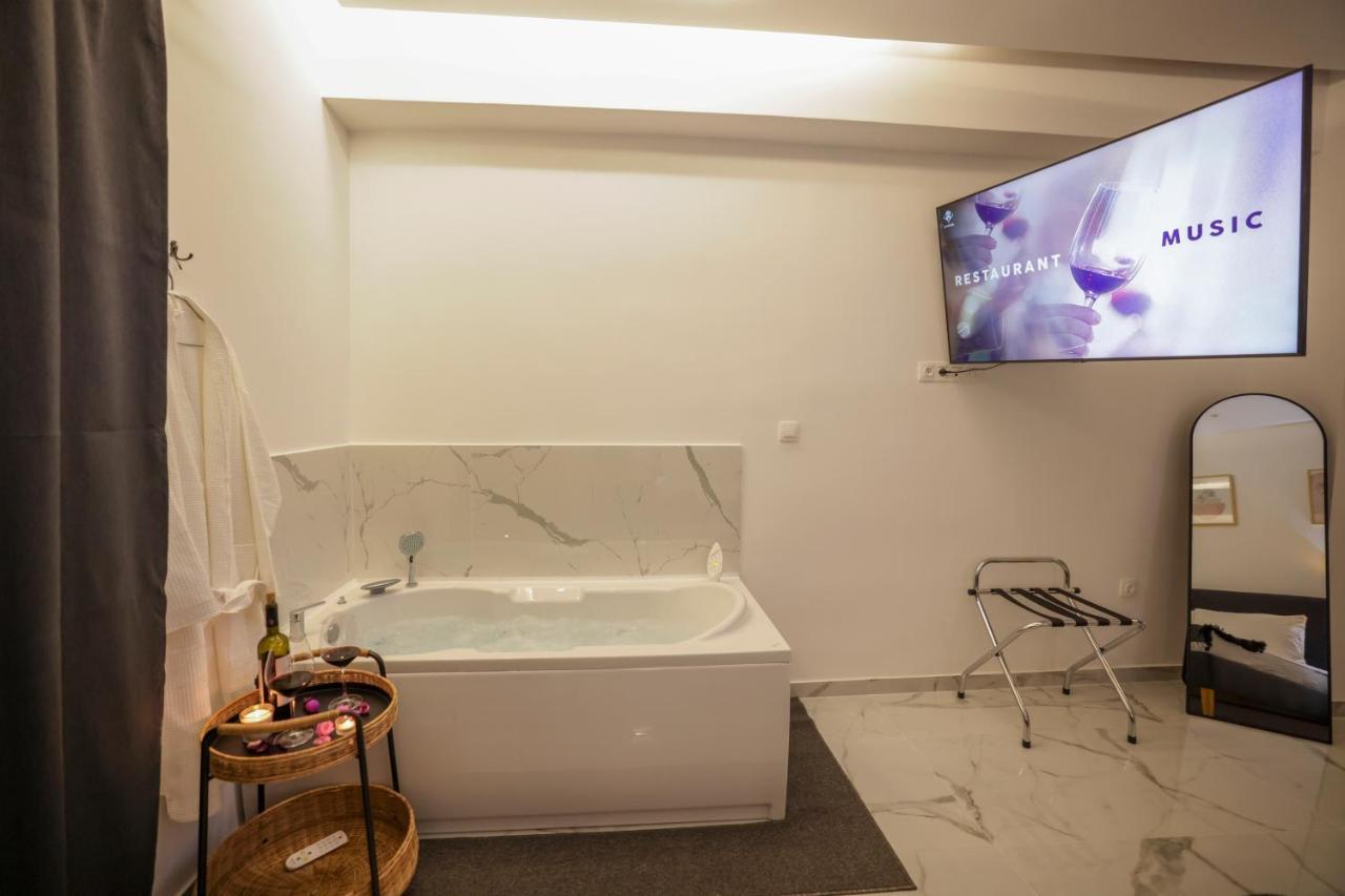 Apollo 2 Bd Jacuzzi Suite Athens Ngoại thất bức ảnh