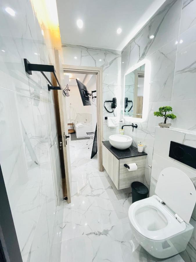 Apollo 2 Bd Jacuzzi Suite Athens Ngoại thất bức ảnh